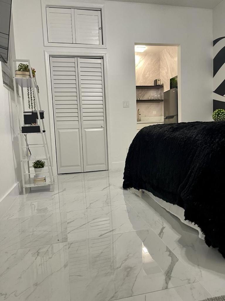 Cozy Studio, Prime Location, Remodeled, 1 Parking 西棕榈滩 外观 照片
